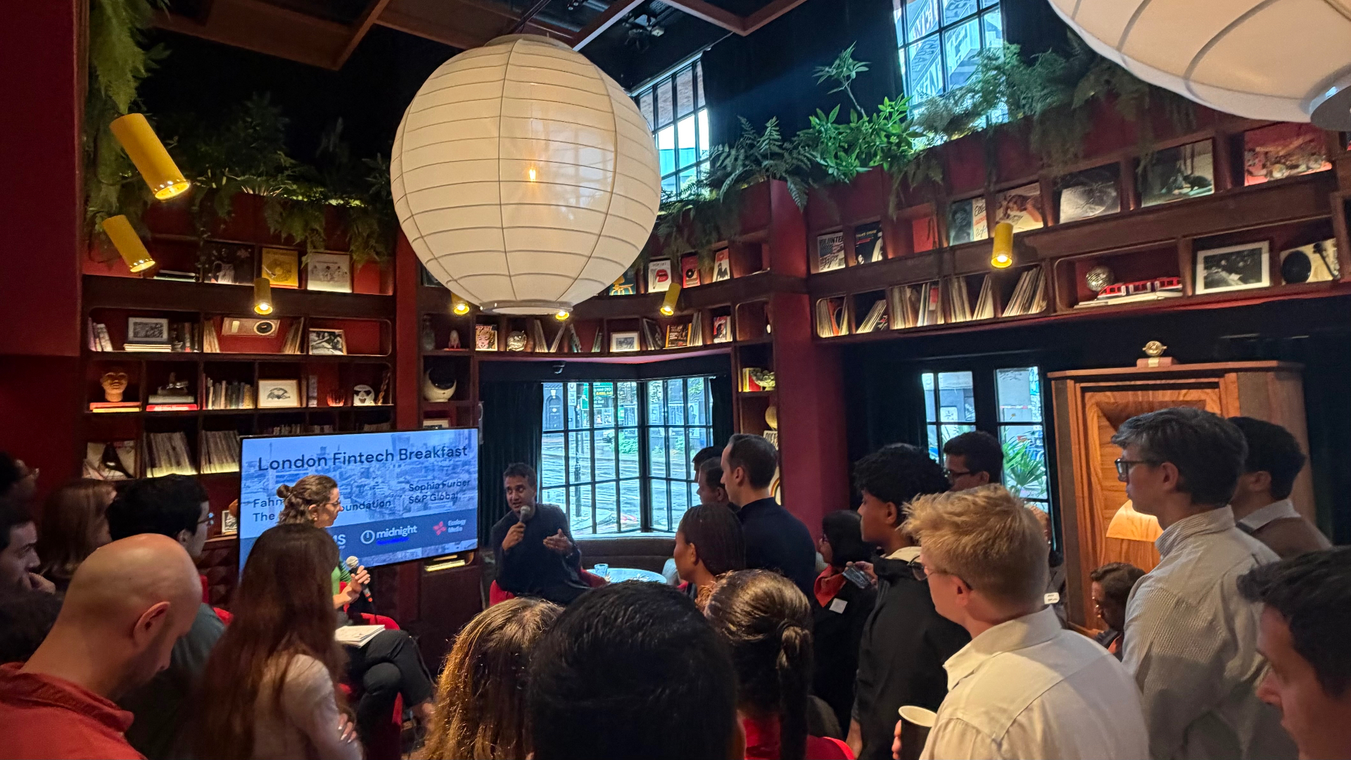 The London Fintech Breakfast room at Hidden Grooves